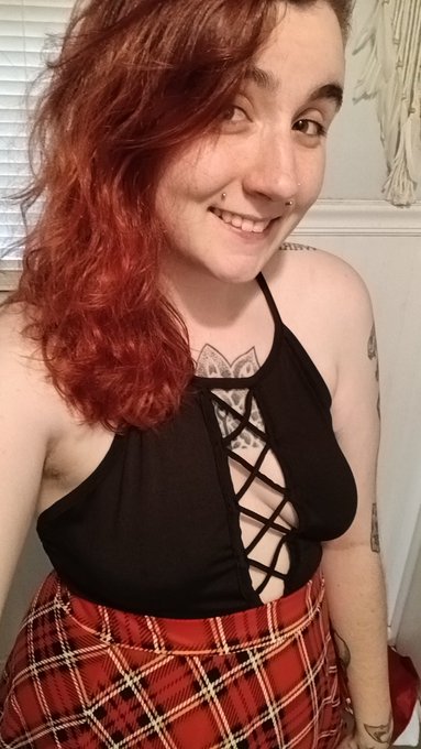 My go-to date outfit 😘  #FirstDates #redhead #lookgoodfeelgood #bodysuit #barnight https://t.co/ibmK<a href="/tag/firstdates"class="tags">#FirstDates</a><a href="/tag/redhead"class="tags">#redhead</a><a href="/tag/lookgoodfeelgood"class="tags">#lookgoodfeelgood</a><a href="/tag/bodysuit"class="tags"><span>#bodysuit</span></a><a href="/tag/barnight"class="tags"><span>#barnight</span></a>