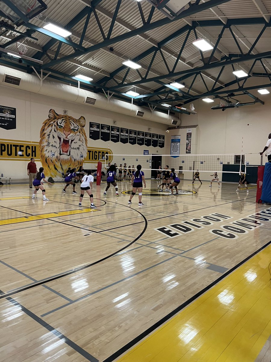 Yosemite at Computech. FUSD Middle School Volleyball.