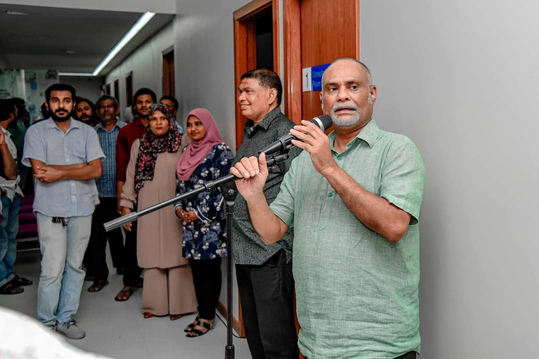 ރައީސް ޢަބްދުﷲ ޔާމީން ޢަބްދުލްޤައްޔޫމްގެ ލޮބުވެތި އަނބިކަނބަލުން މެޑަމް ފާތިމަތު އިބްރާހިމް ހުވަދޫ ކެންޕެއިން ޓީމާއެކު ބޭއްވެވި ބައްދަލުވުމުގެ ތެރެއިން!

#Vote4Muizzu
#DhiveheengeRaajje
#DrMuizzuSembe2023
#FreePresidentYameen