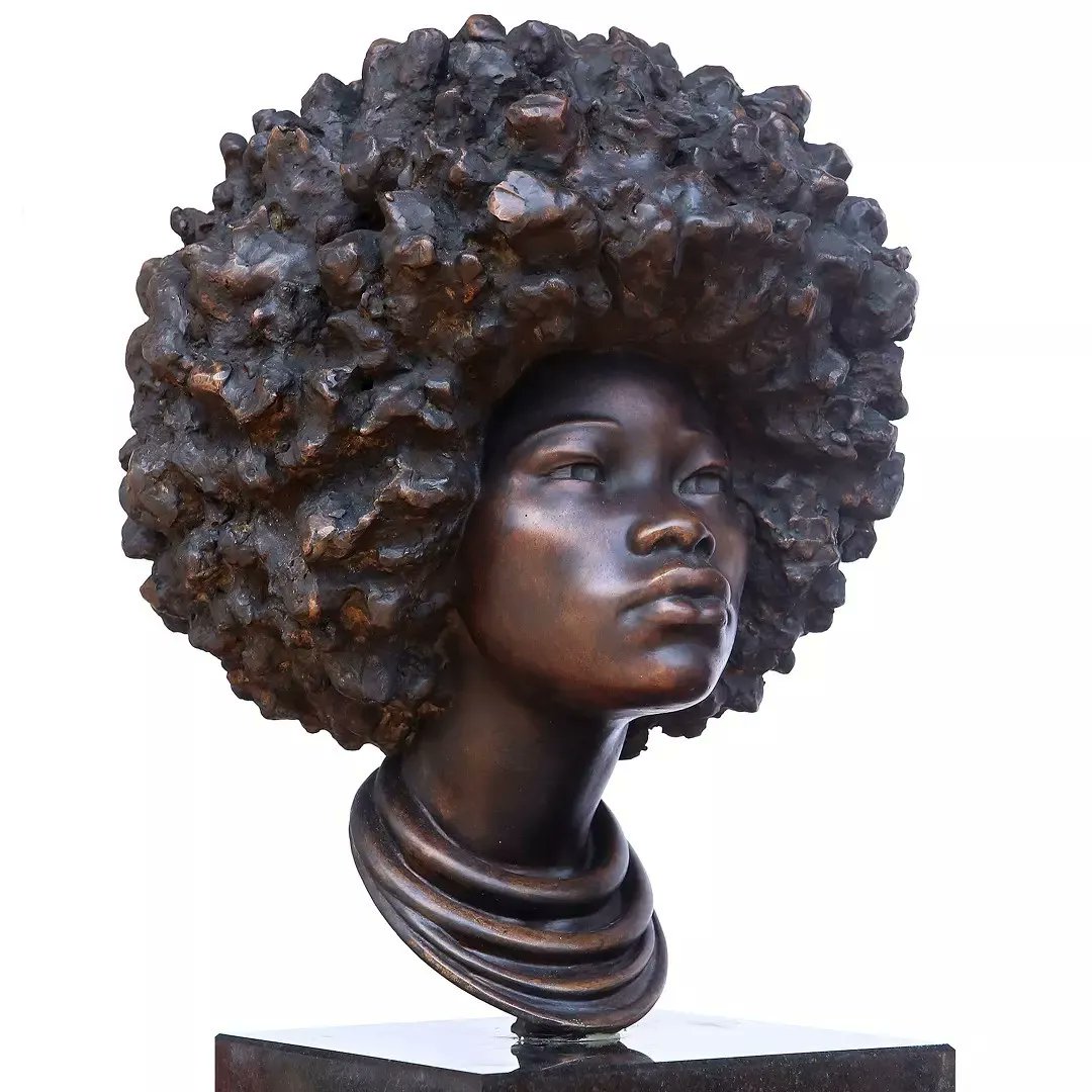 Feeling this gorgeous bronze casted piece by Tsvetan Nikolov! 

#beautifulbizarre #tsvetannikolov #tsvetannikolovsculpture  #sculpture #figurativesculpture #classicsculpture #contemporaryart #modernart #madebyhand #afroportrait #portrait #bronze #bronzecasting #bronzesculpture