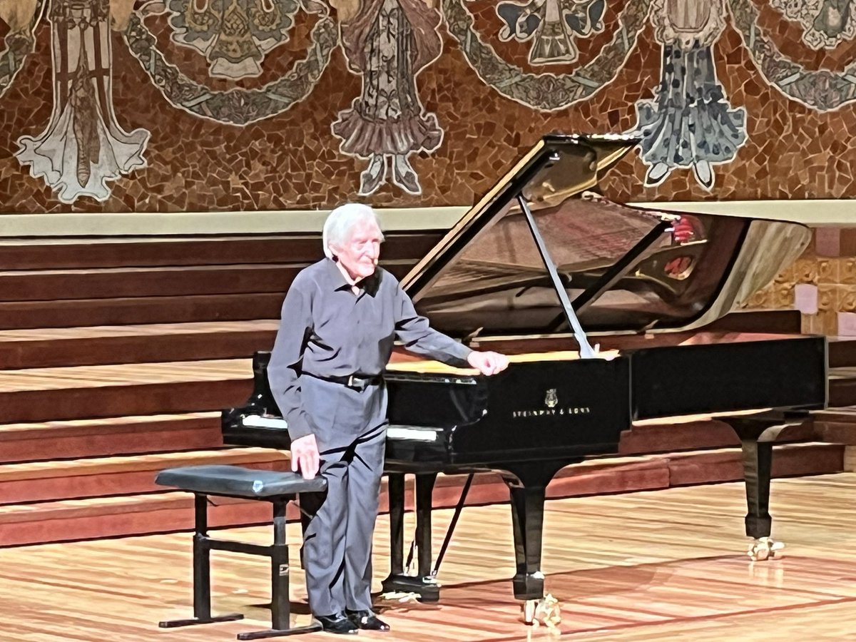 Carmen Roldán (@roldancarme) on Twitter photo Emotiu concert en memòria de la gran pianista Alícia de Larrocha al <a href="/palaumusicacat/">Palau de la Música Catalana</a>
Deixebles , Marta Zabaleta i <a href="/alba_ventura/">Alba Ventura</a> , i amics , <a href="/MJPires/">Maria João Pires</a> i Joaquin Achúcarro (91anys! ), reunits en un homenatge musical de l’Any <a href="/alicia_larrocha/">Alicia de Larrocha - oficial / official -</a> Emotiu concert en memòria de la gran pianista Alícia de Larrocha al <a href="/palaumusicacat/">Palau de la Música Catalana</a>
Deixebles , Marta Zabaleta i <a href="/alba_ventura/">Alba Ventura</a> , i amics , <a href="/MJPires/">Maria João Pires</a> i Joaquin Achúcarro (91anys! ), reunits en un homenatge musical de l’Any <a href="/alicia_larrocha/">Alicia de Larrocha - oficial / official -</a>