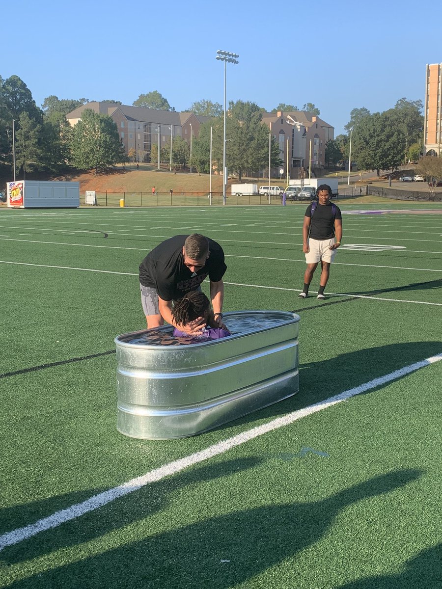 BrentDearmon's tweet image. The biggest win of the season.

Something special is happening with this team.

#Winning 🏆
#Redeemed ✝️