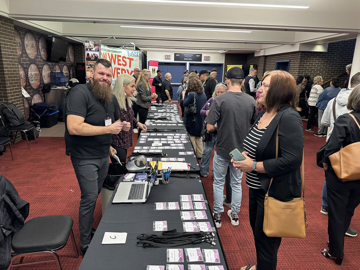 Today’s huge crowd for the #Saskatchewan #RecoveryCapital Conference in Regina. 600 people overall discussed solutions to our #AddictionCrisis more photos to come