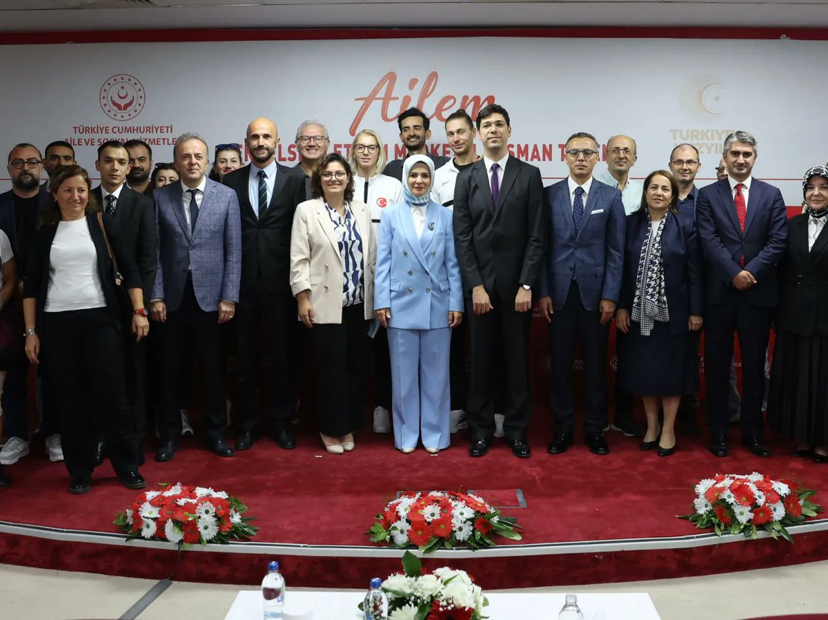 Aile ve sosyal politikalar Bakanlığı'nın AİLEM Engelsiz iletişim Merkez Lansman Törenine Dünya Sağırlar İslam Federasyonu olarak Katılım Sağladık 

<a href="/dsifed/">DSİF-Dünya Sağırlar İslam Federasyonu</a> 
<a href="/tcailesosyal/">T.C. Aile ve Sosyal Hizmetler Bakanlığı</a> 
<a href="/MahinurOzdemir/">Mahinur Özdemir Göktaş</a>