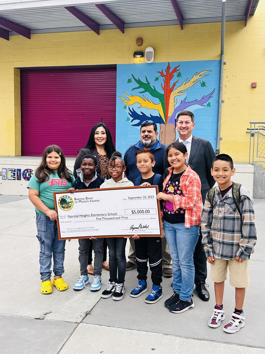 nheAlabanzaMEd's tweet image. Grateful to The Barona Band of Mission Indians &amp;amp; @asmchrisward78 for their support! Today, we received the Barona Education Grant, a $5,000 check ‘California’s Education Tribe,’ empowering our STEM program. 🌟 #STEMSupport #CommunityStrong” @sdschools #BETTERSD