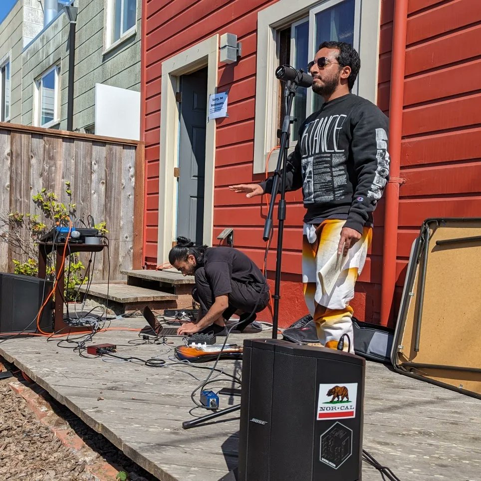 Gorneaux's tweet photo. Scenes from B0ardside 6 on Sunday. Demo/performance from visiting artist Sean Russell Hallowell, performances from musical guests Entropics & Fuckwolf.
B0ARDSIDE #zine #6 flew off the shelves. DM me to get your copy (or back issues #1-#5).
#sf #sfart #sfmusic #sfsunset https://t.co/JIWMDg1ptz