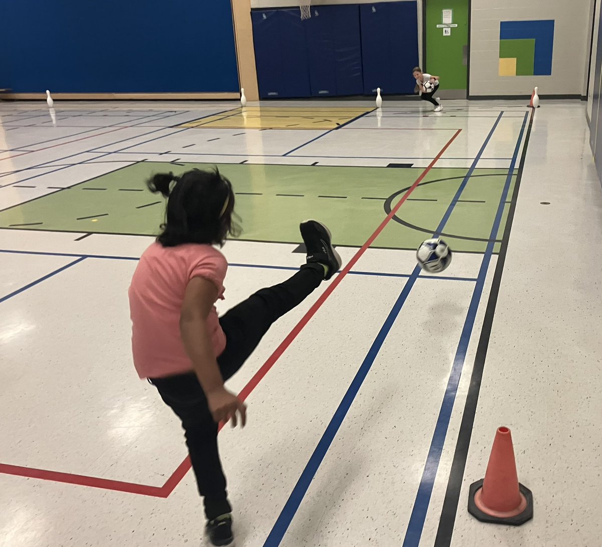 Mr_Gulick's tweet photo. 3C had fun working on their foot skills with soccer bowling. @StJuanDiegoOCSB https://t.co/pPBsfbOEz0