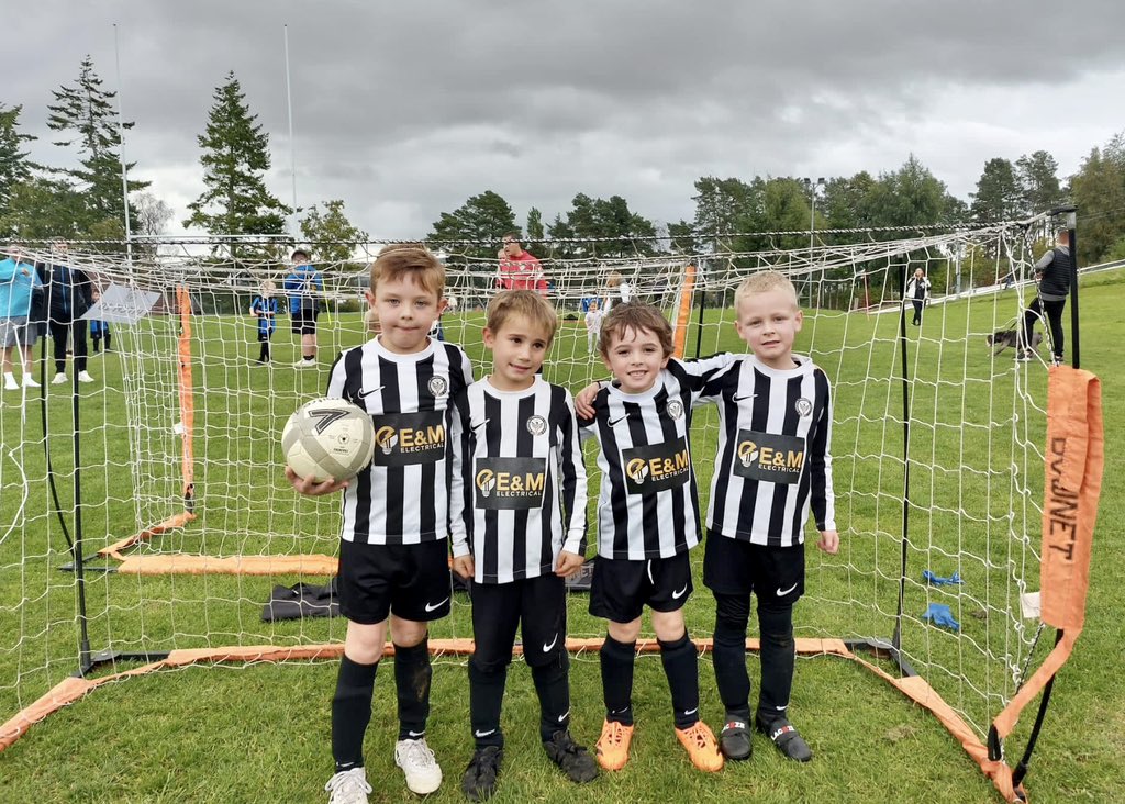 KEYfc2021's tweet photo. It was a brilliant end to the outdoor festivals for our 2017βs who were out in Alford yesterday.
Well done guys π€
#kincorthemiratesyouth #halakc #keyfc #youthfootball #communityfootball #developmentfootball #adjfa #letthemplay https://t.co/UM654hduqj