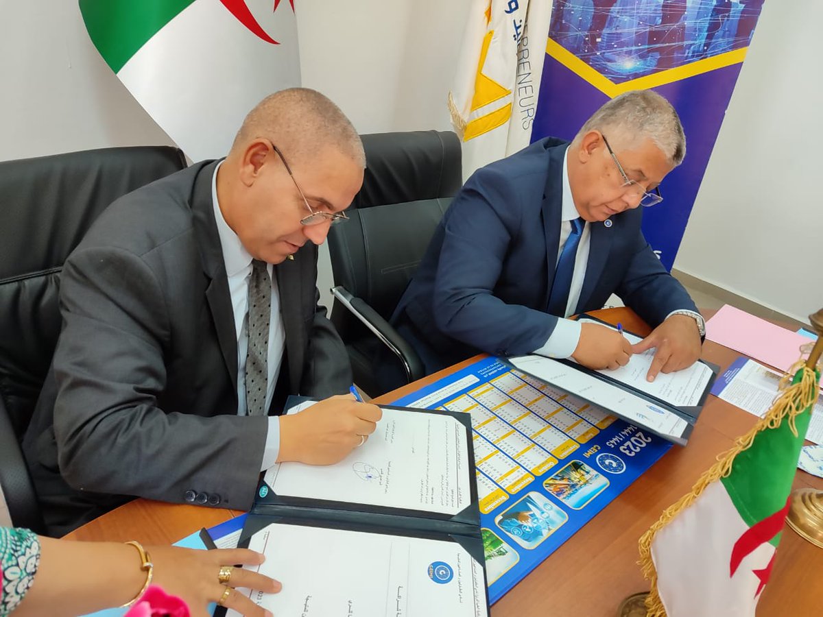 CeimiOfficiel's tweet photo. Le Président du CEIMI Monsieur Fethi AMMOUR en compagnie de son bureau exécutif a procédé à la signature de la convention entre le CEIMI et l'ENSH, Toujours dans le cadre des efforts à déployer pour aboutir à un accompagnement de qualité pour nos jeunes chercheurs.
#ENSH https://t.co/yle0THQttg