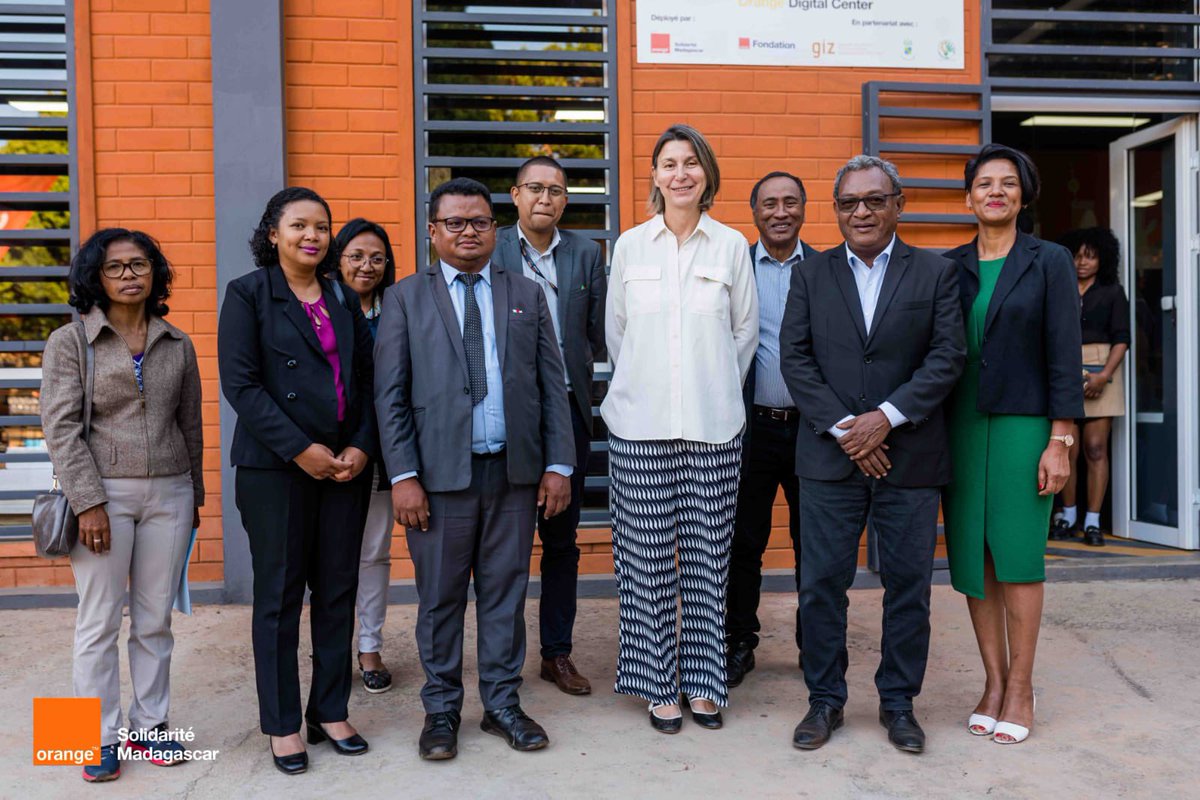 OSMadagascar's tweet photo. Actif depuis Avril 2022, le FabLab solidaire Ankatso, déployé dans le cadre de nos activités avec Orange Digital Center,a reçu ce jour la visite de la déléguée Générale de la @FondationOrange, Françoise Cosson, et du Président d’ @OSMadagascar, Benja Arson. https://t.co/7rxBRWaGJK