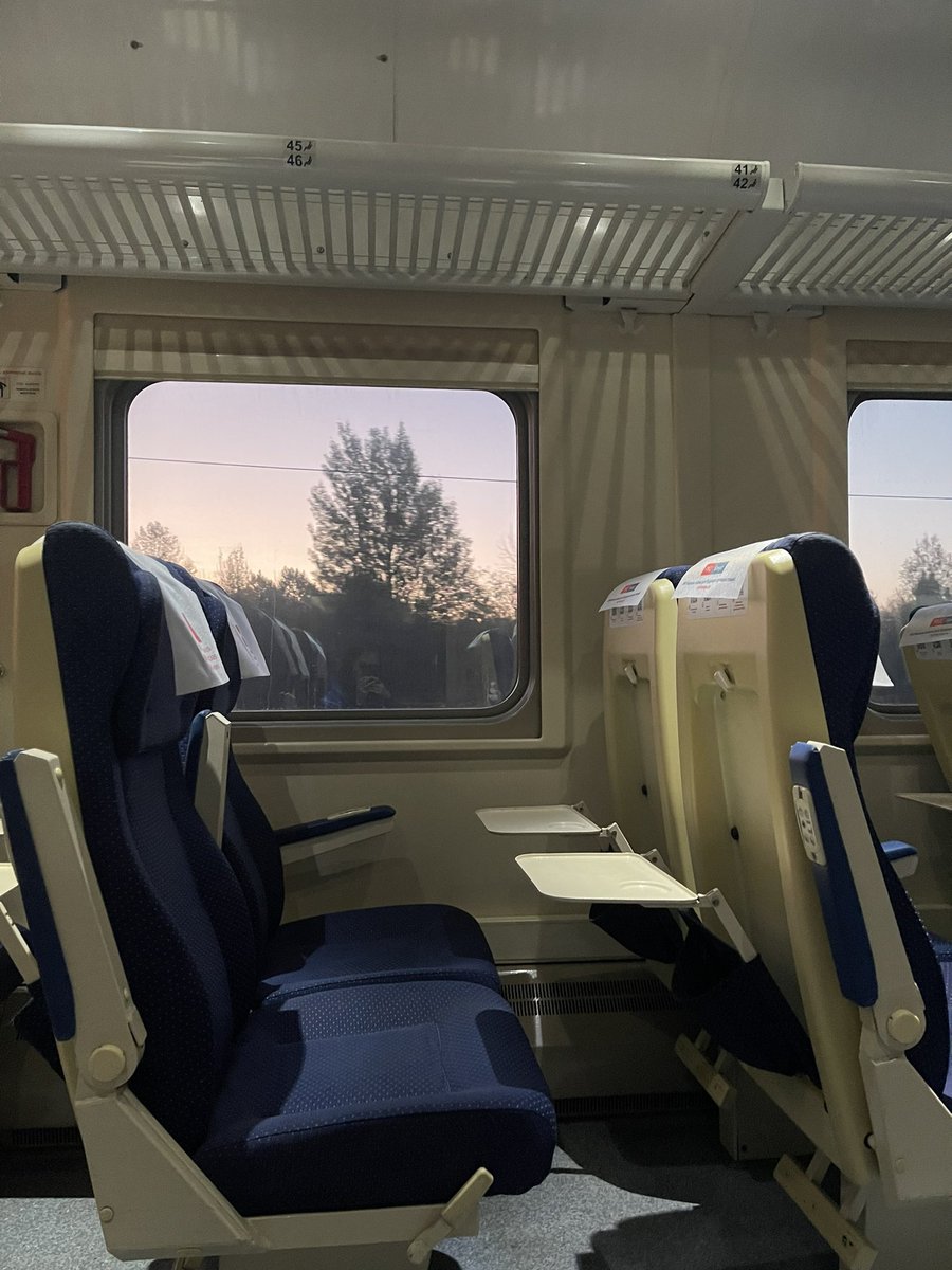 ObsessedEst's tweet image. 