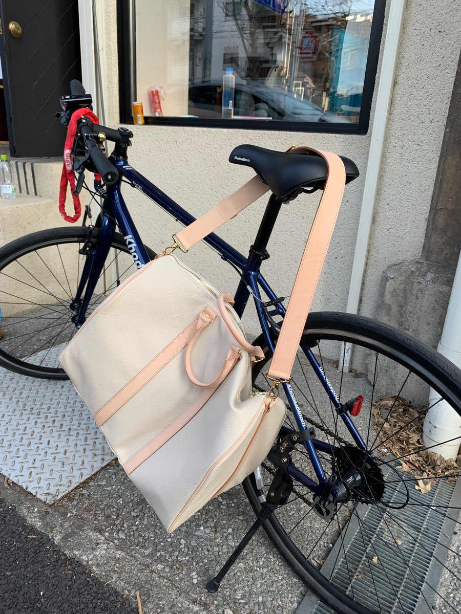 zr_si's tweet photo. どなたかこの自転車3万円で買ってくれませんか。兵庫県内ならお宅までお運びいたします。 https://t.co/g1QPG0gCb5