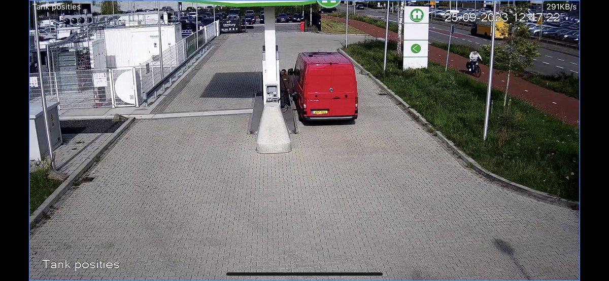 Allemaal waterstof 💪
#Groningen 
Waterstof tankstation Groningen 
Vrachtwagens op waterstof