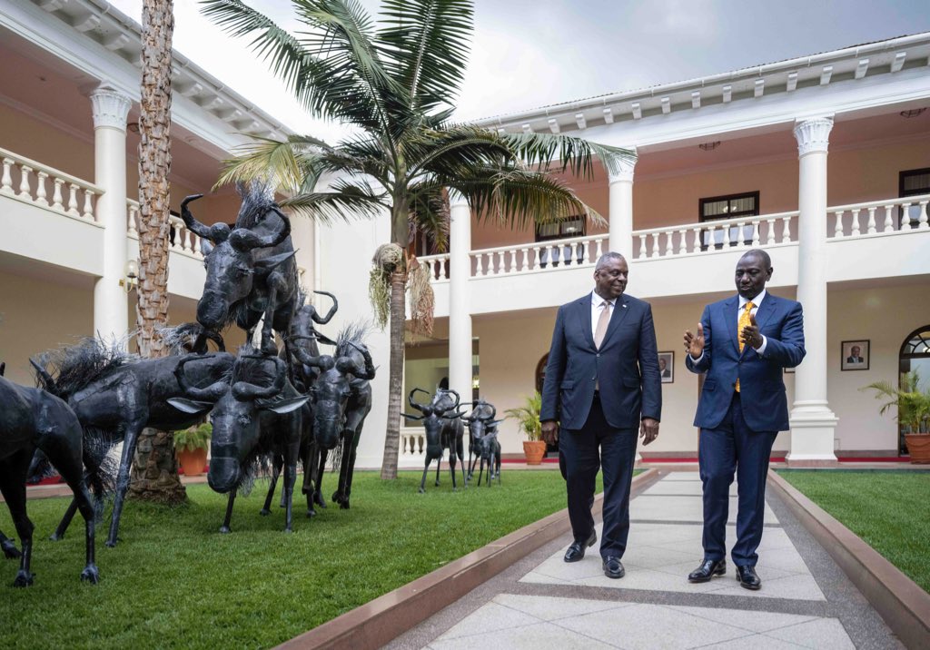 I was honored to meet with President Ruto today. The history of military cooperation between Kenya &amp; the U.S. spans 50 years. Kenya is a valued strategic partner in tackling mutual threats &amp; bolstering regional security. 

We’ll continue to enhance defense cooperation with 🇰🇪—a