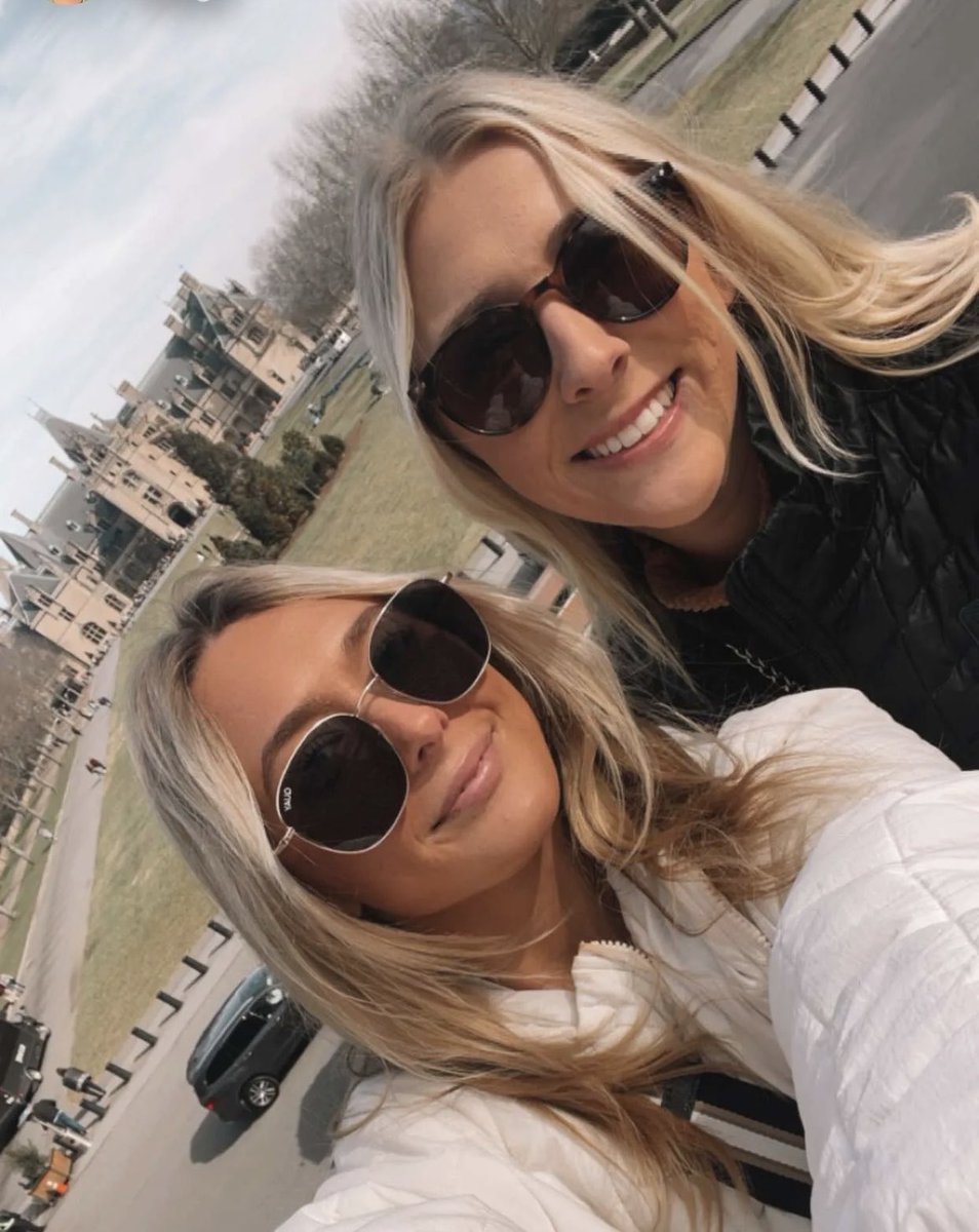 matt_muttf16's tweet photo. #NationalDaughtersDay #GirlDad

Smart, Beautiful, and Successful. Greatest daughters on the planet. Love you guys. https://t.co/xrYftisWiU
