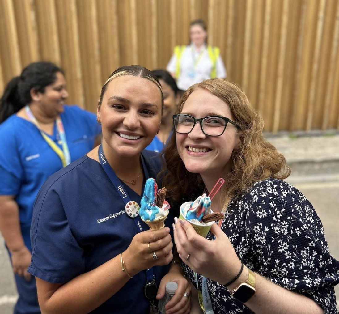 idigitalnhs's tweet photo. What a few weeks and months we've had in iDigital🤩 
It’s all been focussed upon EPRs – with an upgrade at @LHCHFT &amp; a major overhaul at @AlderHey.
The monumental team effort of iDigital staff &amp; leadership teams, with support from our partners has been tremendous🦸👏#digitalheros https://t.co/3alEGrBibs