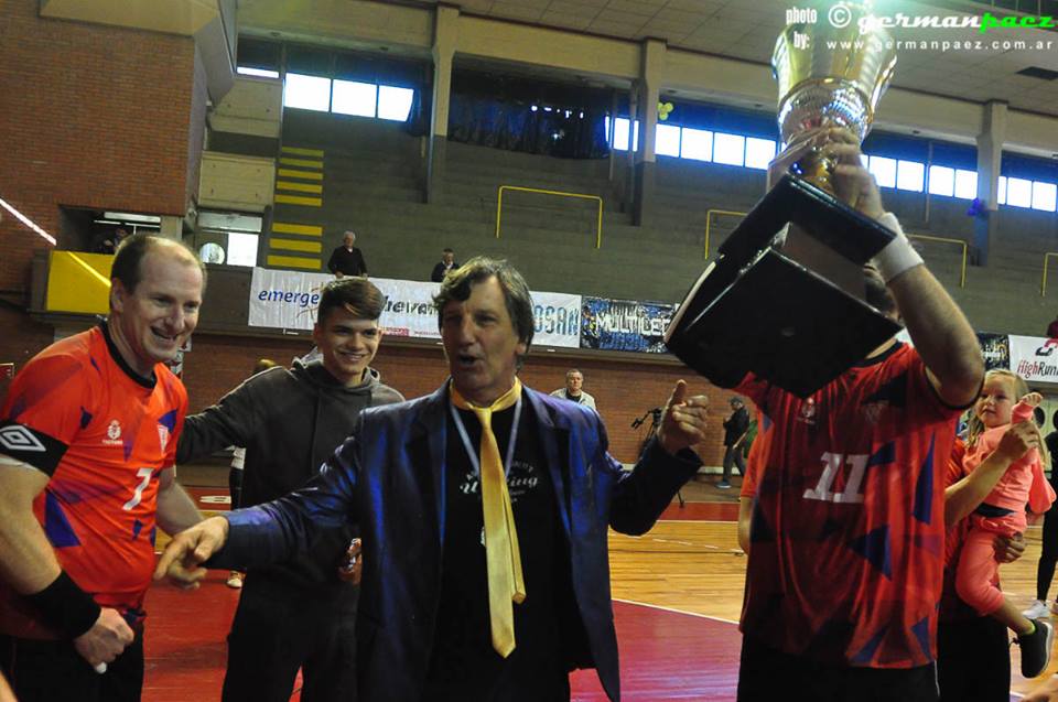 Mañana arranca un nuevo Nacional.
Elio Fernández ya se viste de gala.
¿Meterá su 6to título seguido?
Una locura el palmarés del Gallego. 
Ojo, Ward y River quieren la corona.
Que torneazo se viene en La Casa