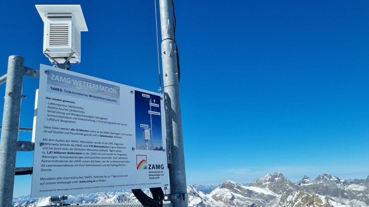 hansterbraak's tweet photo. Een #ZAMG weerstation op 3450m op de #Pitztalergletsjer https://t.co/lCQdv0S4iz