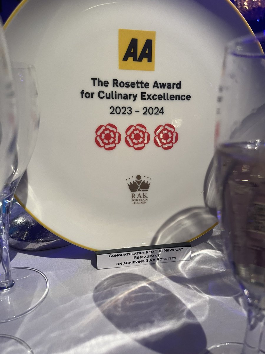 Absolutely delighted! #AAawards #3rossetes