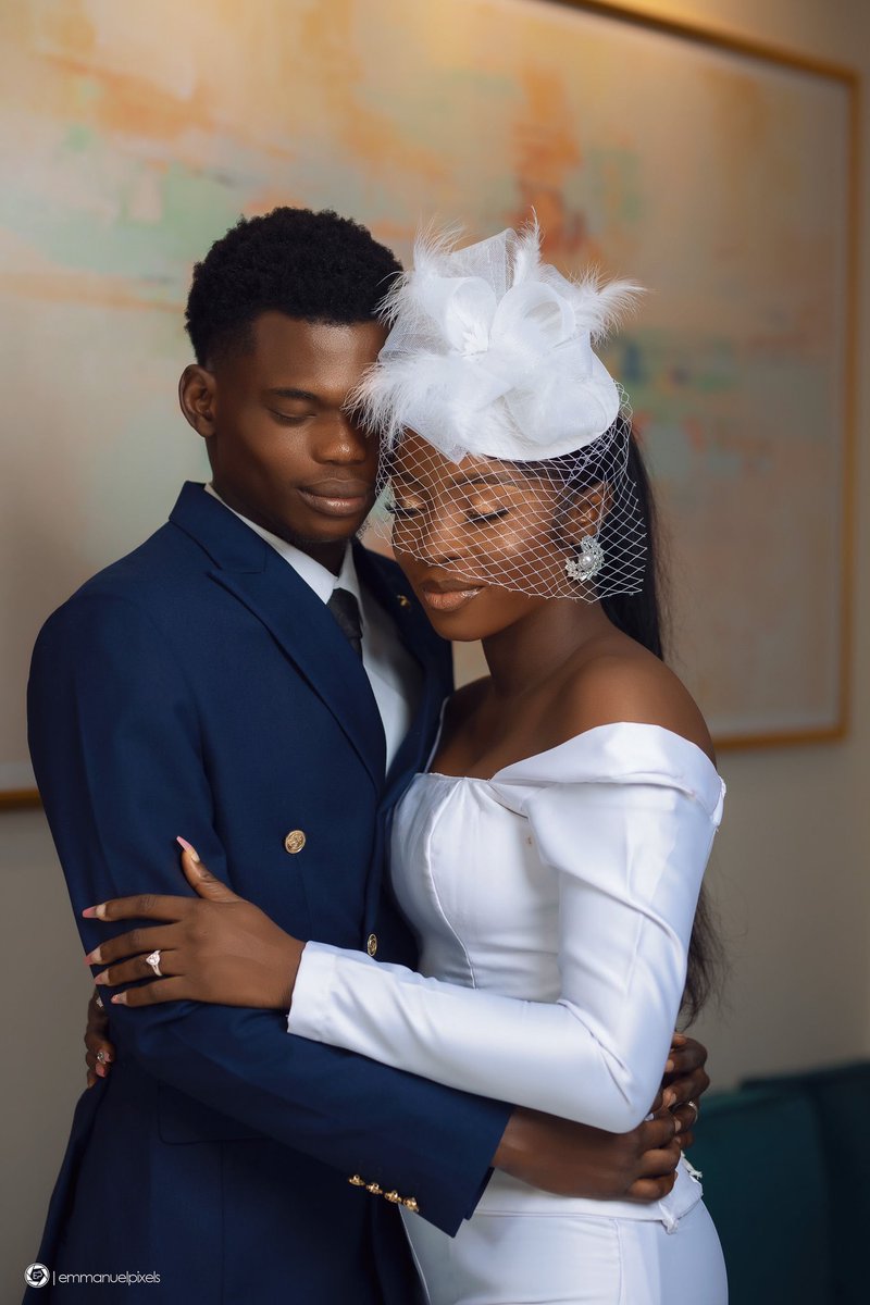 emmanuelpixels's tweet photo. We crossed paths during our school days, starting as friends with the intention of staying just that, until love intervened, leading us both to the wonderful union of marriage.
#deeaffairs2023
!
#emmanuelpixels #Apostle https://t.co/iM29HilNdL