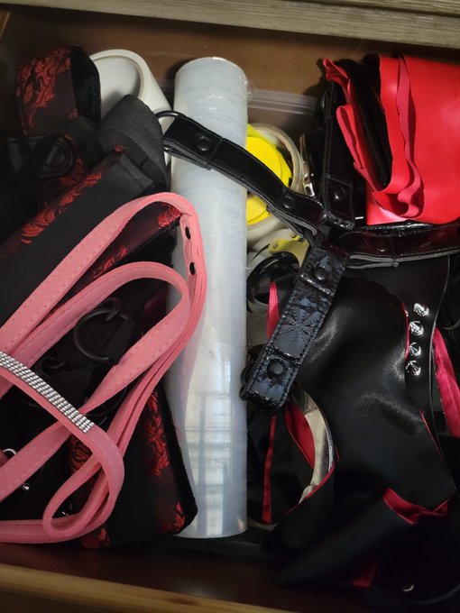 Part 2 of my favorite drawer https://t.co/rrefwqIZN9