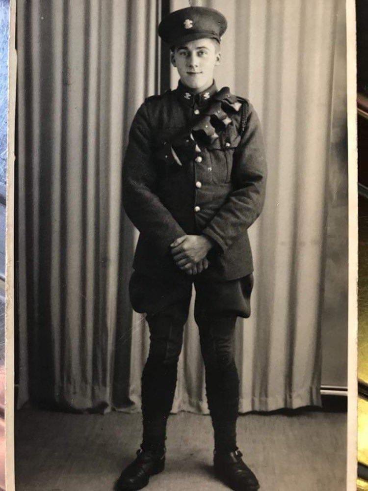 Wiltshire Yeomanry Association (@rwiltsyeo) on Twitter photo Tpr Ken Batt, RWY, 1938-46, 102 years old today. He was mobilised in 39 sent to Palestine, fought in Iraq, Syria, Egypt and Italy. Wounded twice, 1st at Palmyra then at El Alamein.
<a href="/WessexYeomanry/">Royal Wessex Yeomanry</a> visited with cake and balloons to wish our oldest veteran happy birthday. Tpr Ken Batt, RWY, 1938-46, 102 years old today. He was mobilised in 39 sent to Palestine, fought in Iraq, Syria, Egypt and Italy. Wounded twice, 1st at Palmyra then at El Alamein.
<a href="/WessexYeomanry/">Royal Wessex Yeomanry</a> visited with cake and balloons to wish our oldest veteran happy birthday.