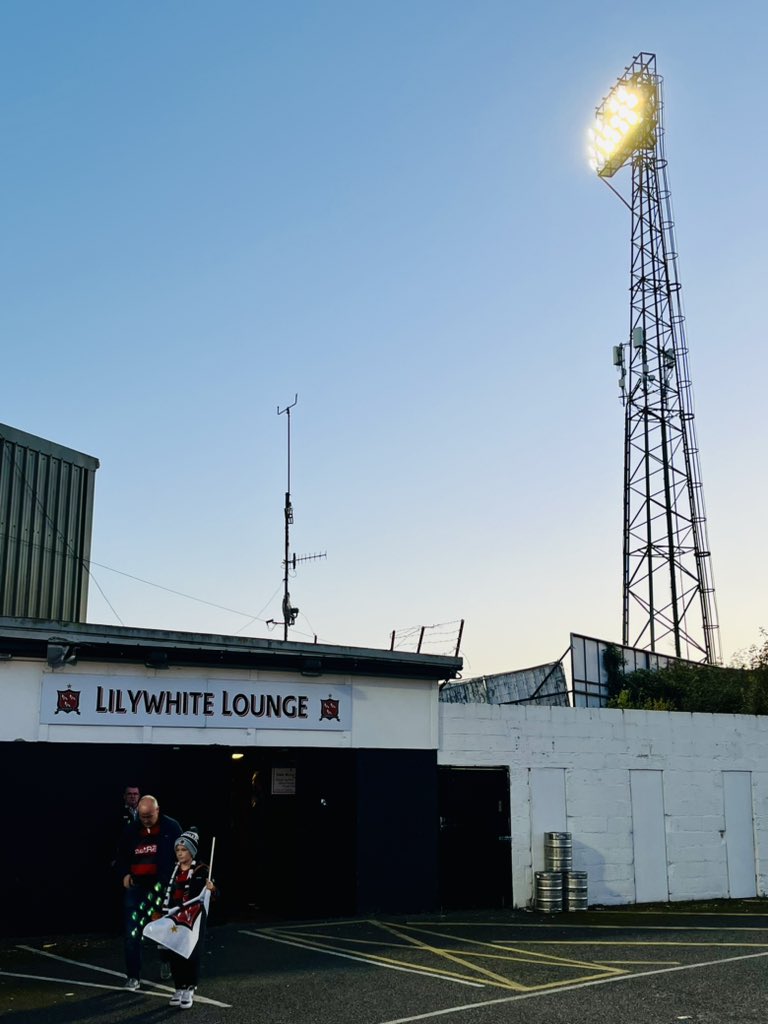 PaulVance63's tweet photo. Dundalk v Cork City - League of Ireland Premier Division - Oriel Park, Carrickmacross Road, Co Louth⦠#DUNCOR #LoI #CmonTheTown #DundalkFC #CCFC84 #CorkCity #OurLeagueOurPassion https://t.co/fsQP3r16NZ