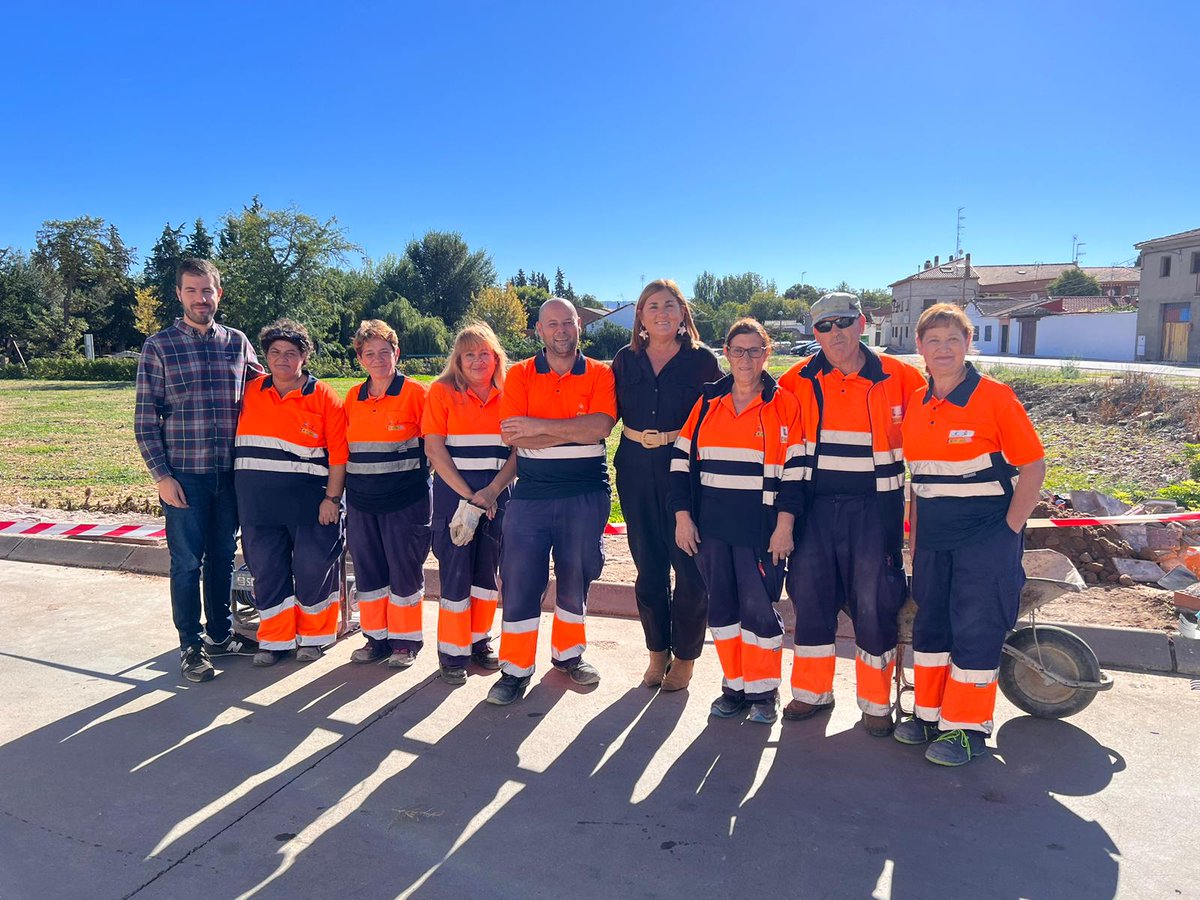 JCCMGuadalajara's tweet photo. 👷♀️ La delegada provincial en #Guadalajara de @EconomiaCLM, @susanablaseste1, ha visitado hoy las actuaciones que se realizan en las localidades de #Fontanar y de #Galápagos a través del Programa #RECUAL
⛏️ Ambos proyectos se están desarrollando en estos momentos (hilamos 🧵👇) https://t.co/gxZlcMB5Ik