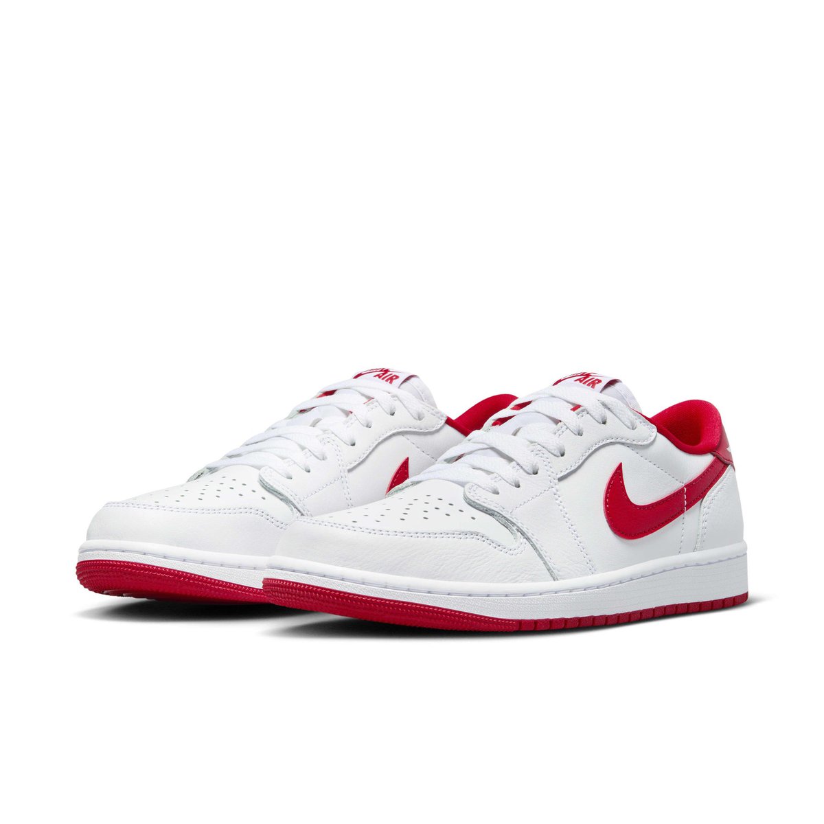 Info4Days's tweet photo. Official images: Air Jordan 1 Low OG “University Red”  

🗓️ Release Date: October 13, 2023 
💰 Retail: $140 https://t.co/hh1PcCWl9G