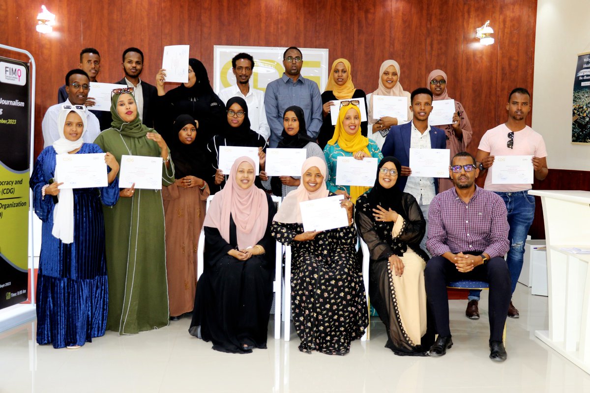 SaynabMohamed19's tweet photo. FIMO in  Collaboration CDG (Center for Democracy &amp; governance) concluded two- day training on Fundamentals of Journalism for 16 journalists from both private and public media institutions in Somaliland. https://t.co/aLTZrrv2eu