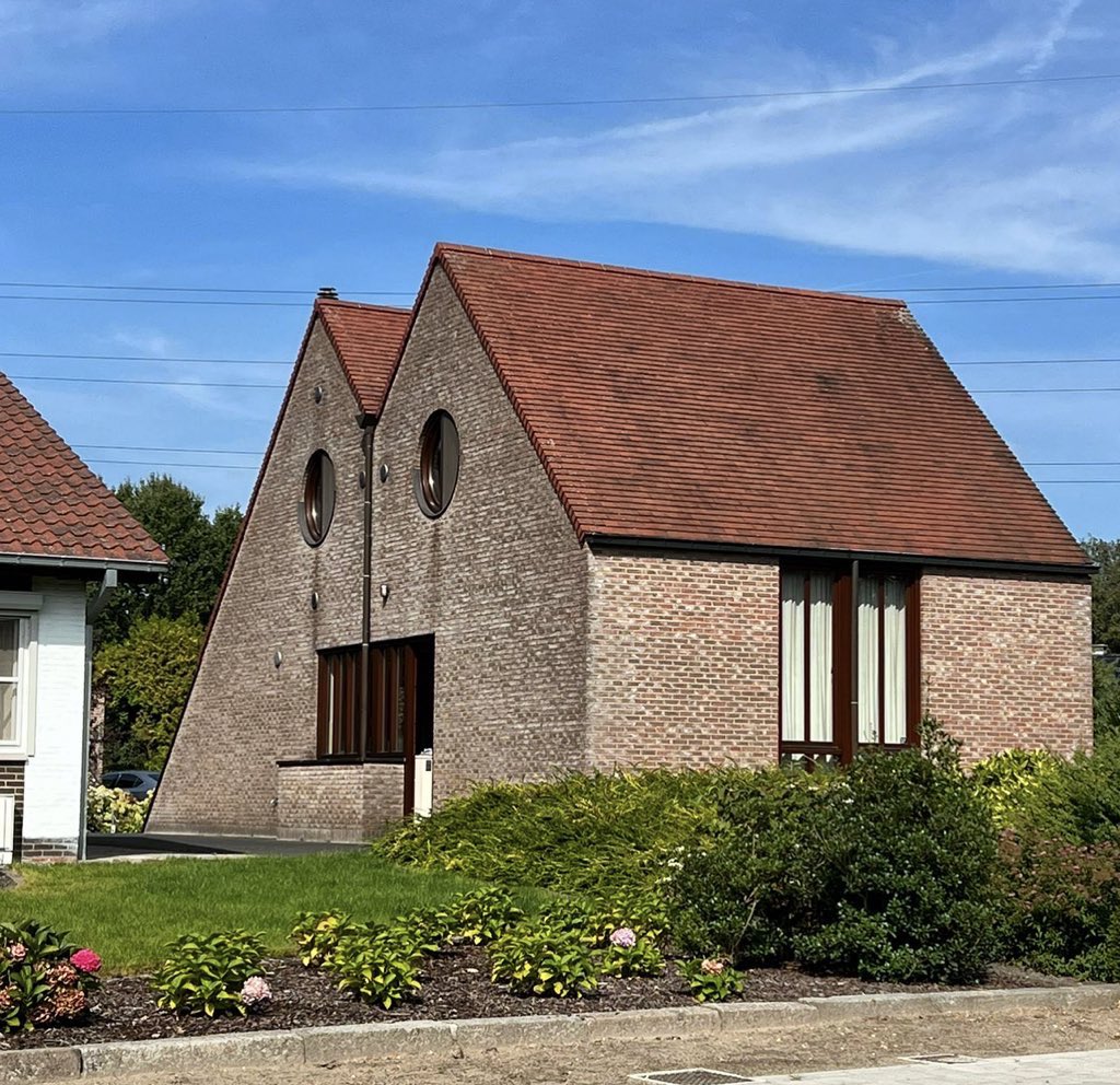Ugly Belgian Houses tweet media