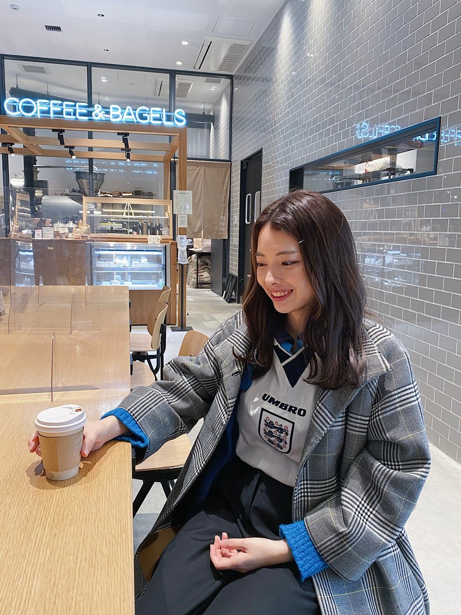 nanase_fc's tweet photo. かっこよくも可愛くも着こなせるフットボールシャツって最強だな🧨
スタジアムに着ていくだけじゃもったいないよね。 https://t.co/vFZDUwh08t