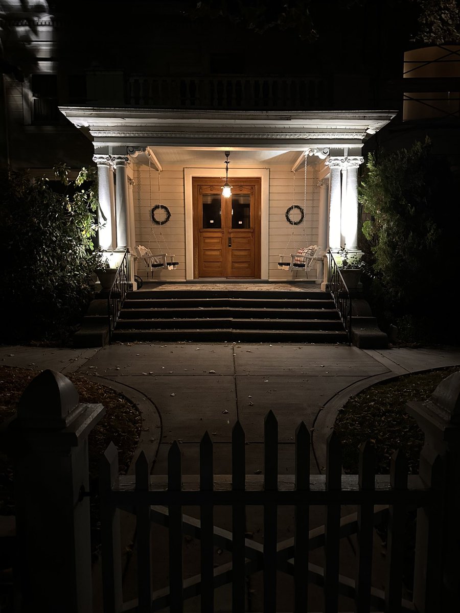 josiesteehler's tweet photo. Fall vibes in Nevada City, CA https://t.co/Iu1utkGZ8t