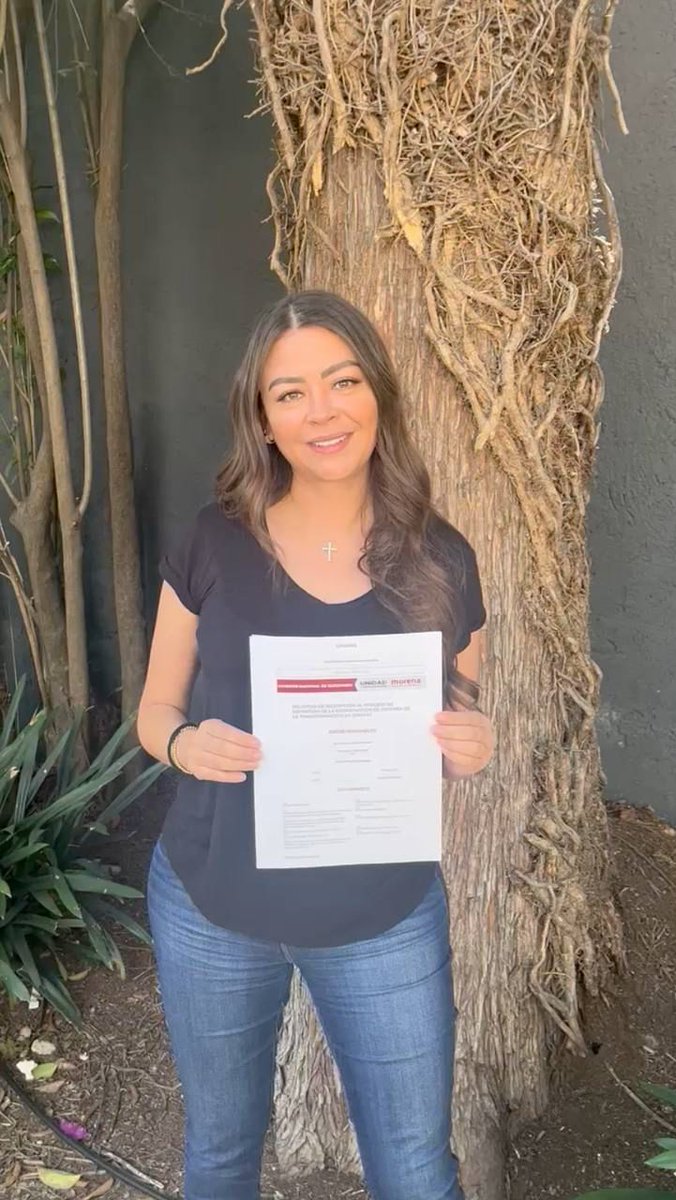 PeriodismoExpre's tweet photo. ¡KO!: Senadora @sasildeleon se registra para coordinar la defensa de la 4T, y en consecuencia, busca ser nominada-via encuestas-como candidata al gobierno estatal, que, dice, está segura que será una mujer.  Promete caminar "de la mano" con @Claudiashein. https://t.co/asqHPivnFZ