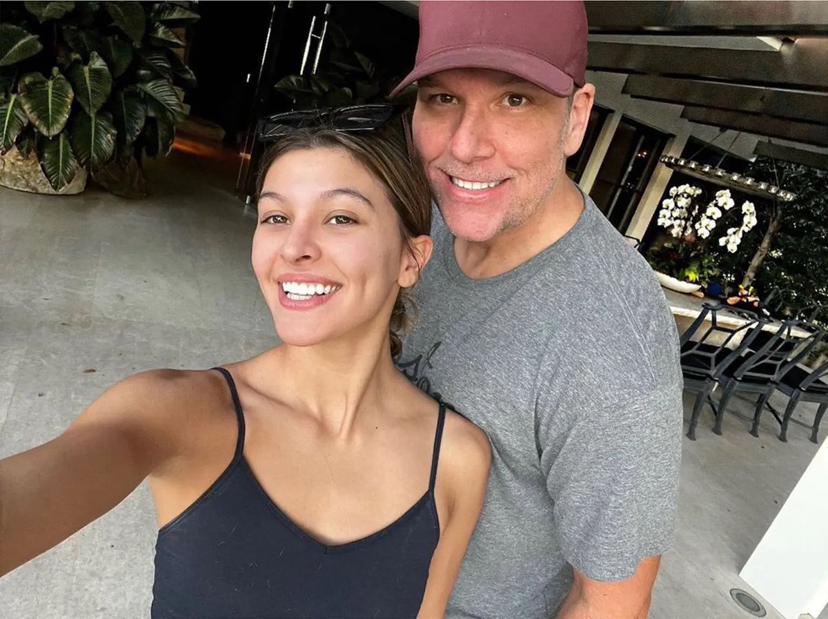 PopBase's tweet photo. Dane Cook, 51, marries longtime partner Kelsi Taylor, 24, after dating for five years. https://t.co/KJahelRstf
