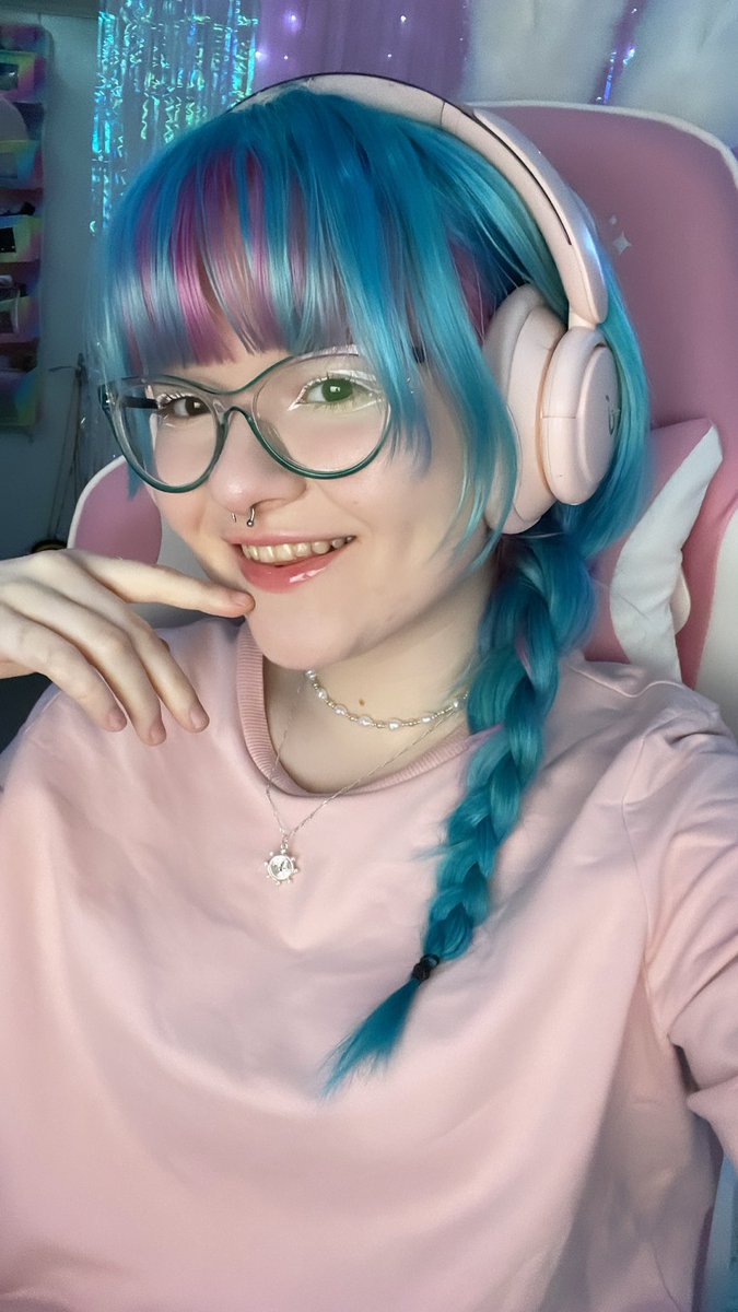 Time to try not die on X LIFE NEW GEN! 💕 With some lore heheheheh twitch.tv/prismarinaplays