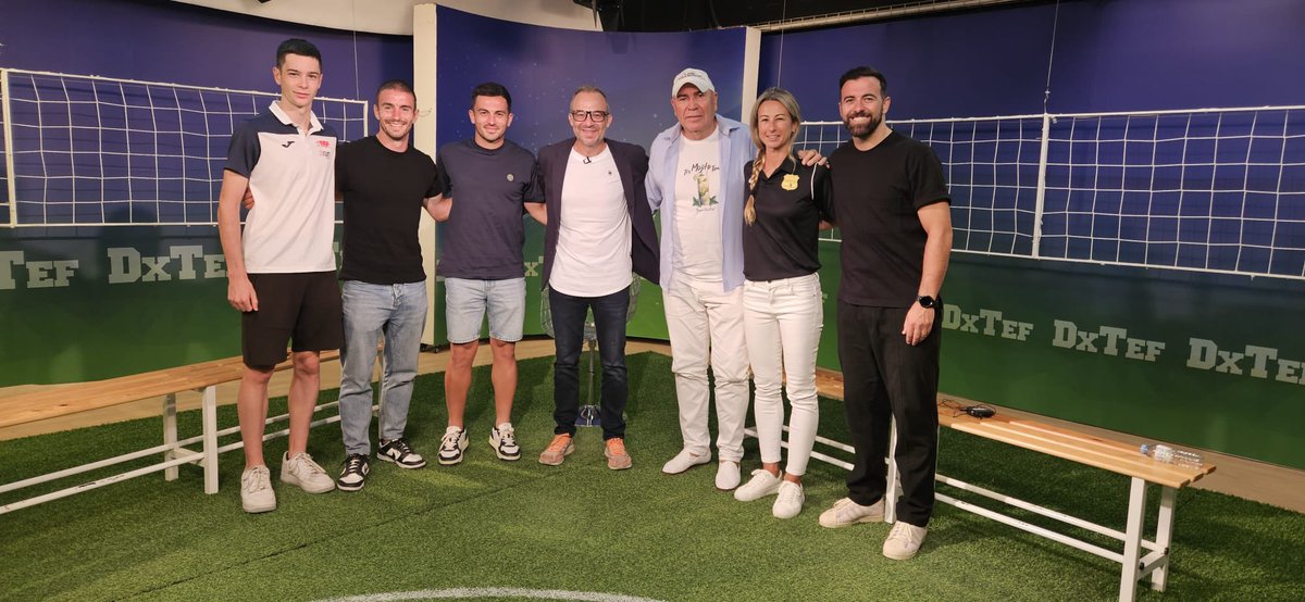 📺 Aquesta nit tenen una nova cita amb l'esport pitiús #DxTEF👇🏻

<a href="/pacosamuperez/">Paco Pérez Pérez</a> amb <a href="/labichampion/">labi</a> i <a href="/Ercatorce/">ernesto espinosa</a> 
⚽Marc Fraile, capità de la <a href="/Penyadeportiva/">SCR Peña Deportiva</a> 
⚽Xesc Navalón, jugador del @cdibizaip 

🏃🏻‍♀️Gloria Tejado i Mark Roper, guanyadors de la 10k Pla de Sant Mateu