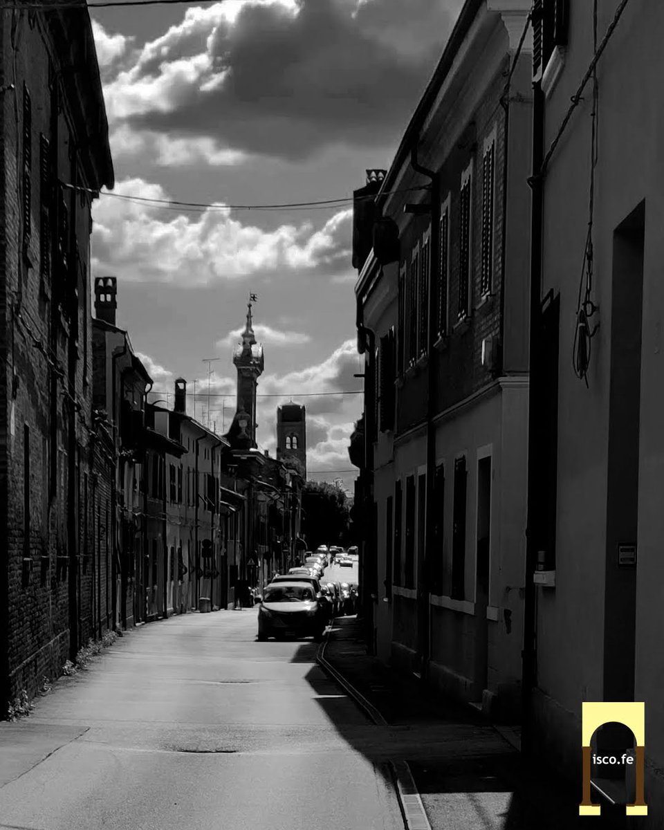 iscoferrara's tweet photo. 𝘊𝘰𝘮𝘦 𝘪𝘯 𝘶𝘯𝘢 𝘤𝘢𝘳𝘵𝘰𝘭𝘪𝘯𝘢 𝘥𝘢𝘭 𝘱𝘢𝘴𝘴𝘢𝘵𝘰 🤩
#iscofe #ferrara #blackandwhite https://t.co/yHVMH95ls2