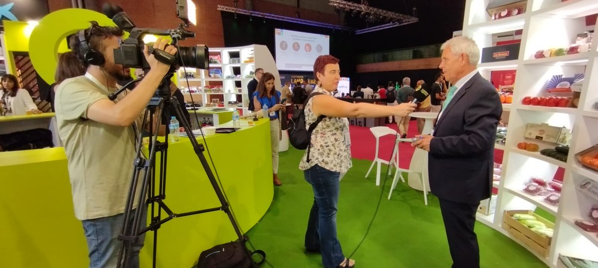 🎙️🎙️Los medios de #comunicación se interesan por los asuntos que preocupan a las #cooperativas agroalimentarias y por sus productos en  <a href="/autenticafest/">Auténtica Premium Food</a> 🔝🔝
<a href="/rne/">Radio Nacional</a>, <a href="/CanalSurRadio/">Canal Sur Radio</a>,<a href="/CuadernoAgrario/">Cuaderno Agrario</a>, <a href="/abcdesevilla/">ABC de Sevilla</a>, <a href="/esRadio/">esRadio</a>

#Massmedia
#SocialMedia
#Entrevistas