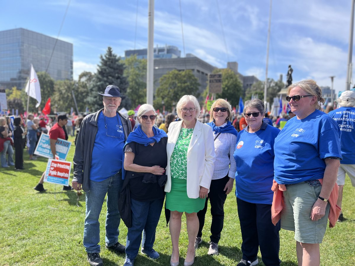 PeggySattlerNDP's tweet photo. Proud to join #LdnOnt-ers who travelled to QP to stop Ford's plans to privatize health care. Inspired to see healthcare workers, labour allies &amp; 1000s who care about publicly-funded health care stand united against Conservative privatization schemes. #ForPeopleNotProfit #OnPoli https://t.co/Xr9ZAzrh6J