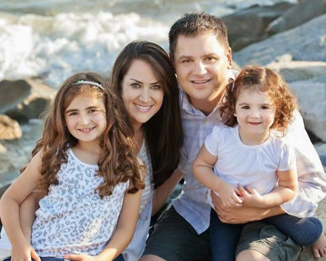 TheNimbleNest's tweet photo. D A U G H T E R S / 💕 On this #NationalDaughtersDay, we're thinking of our daughters, your daughters + all daughters who bring love, light + laughter to their families and this world. 

📸 curated for #thenimblenest
.
.
.
.
. 
#daughtersday #family #daughters #momlife #organizat https://t.co/XYI0N9EroR