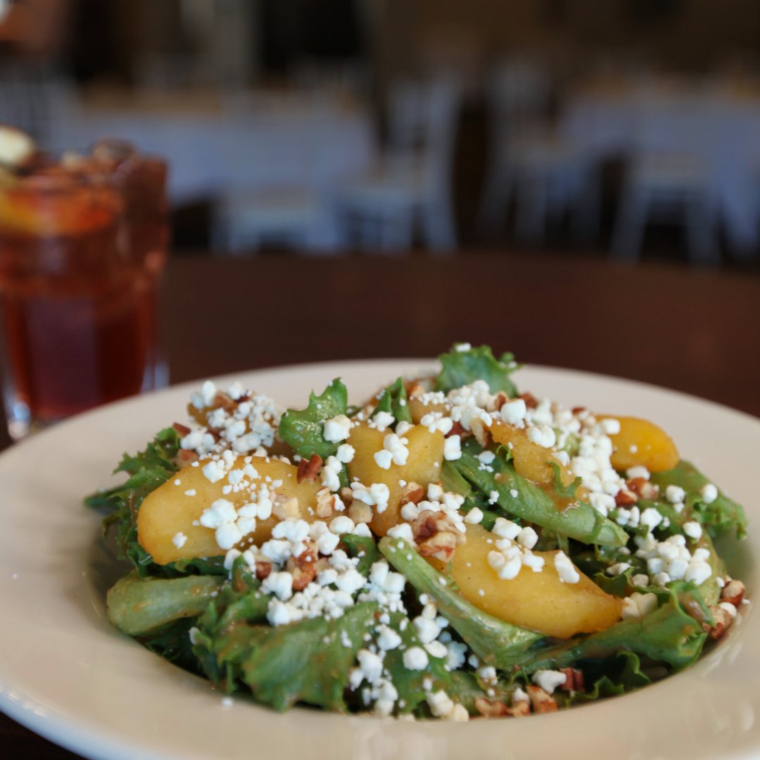 Chelo's Bar & Grille tweet media