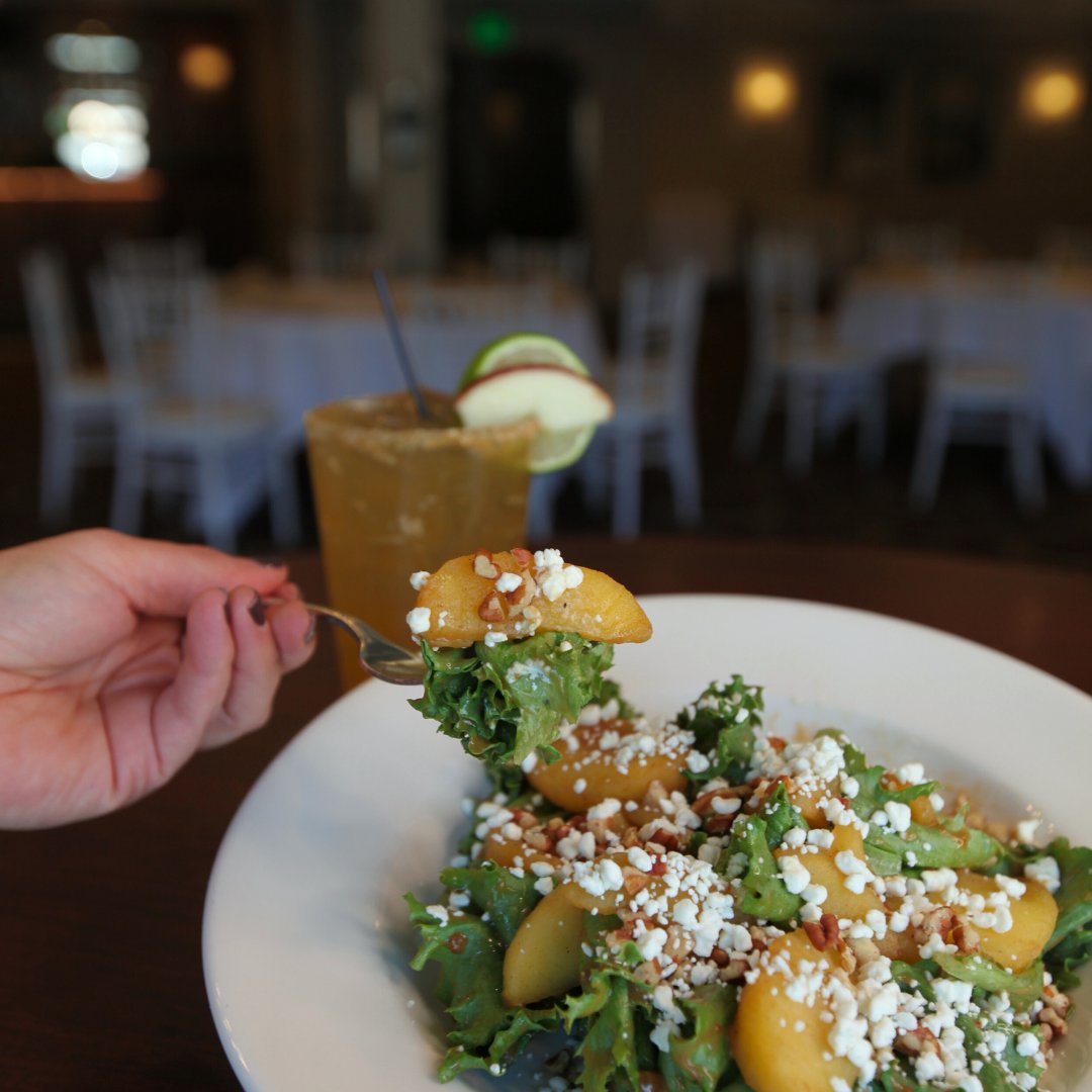 Chelo's Bar & Grille tweet media