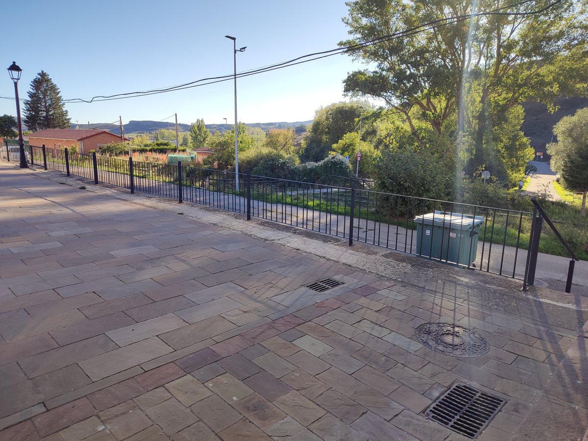 aytobarruelo's tweet photo. 📷El Ayuntamiento de Barruelo de Santullán invierte 5.300 euros en la mejora de la seguridad de la Plaza del Carmen. #barruelo #barruelodesantullán #palencia https://t.co/gnw9OcepEi
