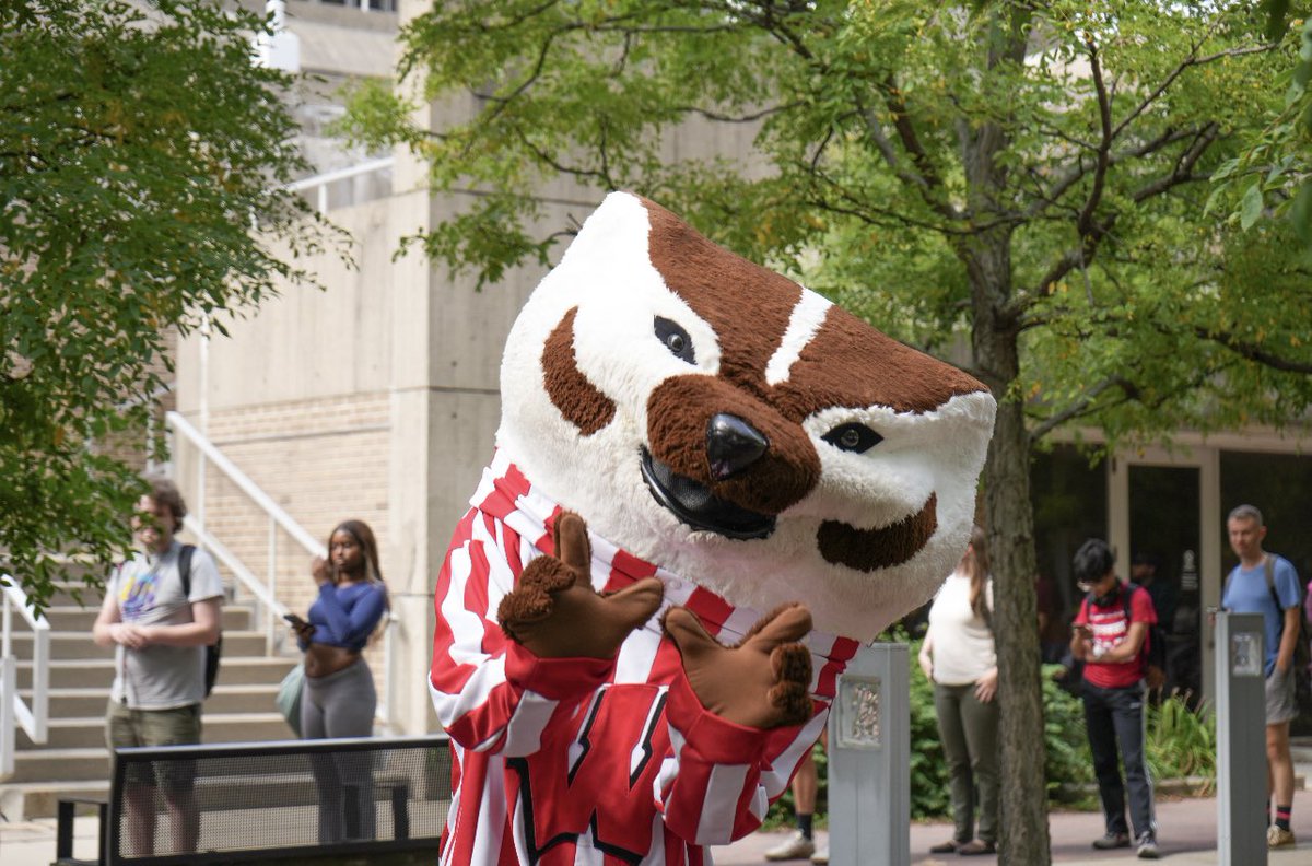 Bucky got his flu shot! Schedule yours today by visiting uhs.wisc.edu/flu! 🦡👐