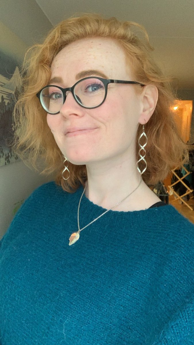 Chopped off some of my hair yesterday!! ✨✂️