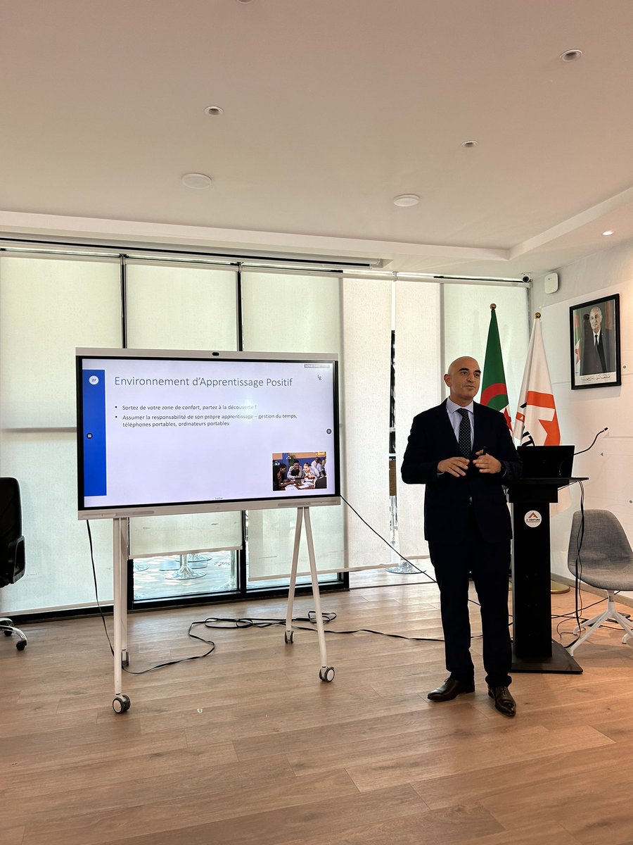 Last week, we began our "Training for Trainers" program with experts from the Hague Academy 🇳🇱. This week, our trainers orchestrated an "Ecosystem for Entrepreneurs" session, fostering innovation and collaboration. 🚀🌍 #Ecosystem #Entrepreneuriat
