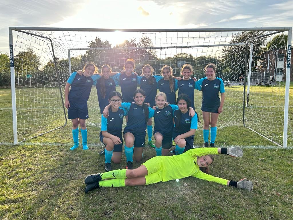 Well done to the U13 Girls Football team on their 4-3 penalty shoot out win in the ⁦<a href="/SchoolsFootball/">English Schools' Football Association</a>⁩ Cup. The game ended 0-0. Georgia made the match winning penalty save! #WeareTKA #Character