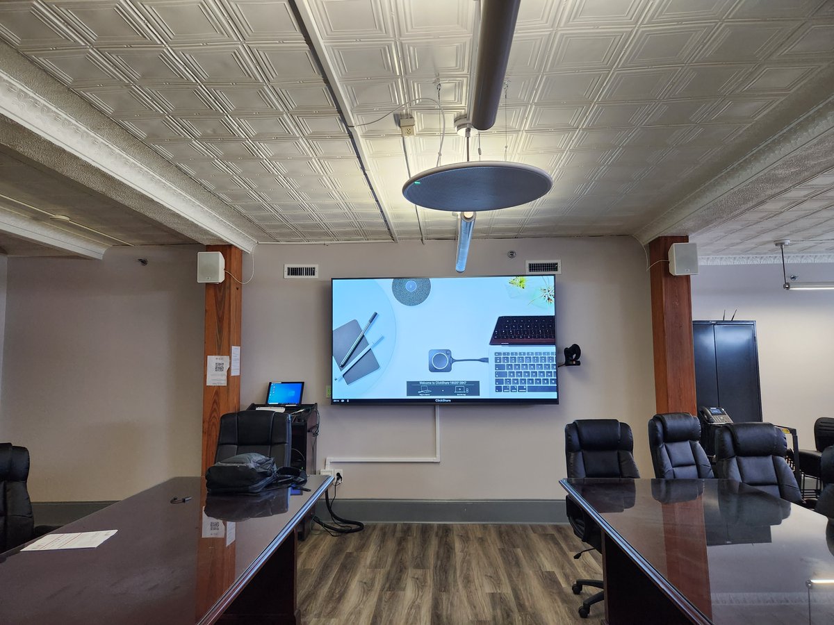 skmacdaddy's tweet image. Great install work being done by one of our local integrators working with @Shure's MXA920 (both shapes)!

#Shure #MXA920 #SoundExtraordinary #conferenceroomaudio #meetingroomaudio #ceilingarraymic #SKMac #manufacturersrep