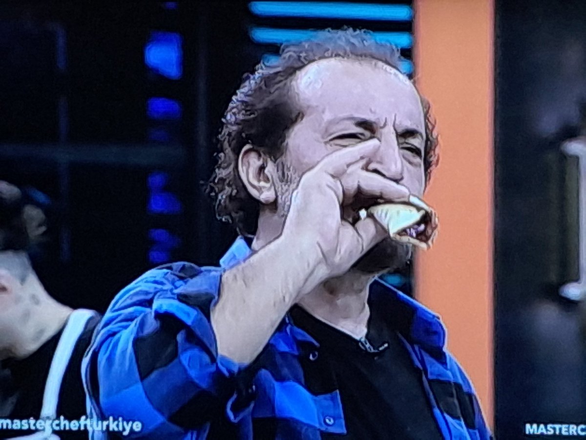 Şefim öyle bir lahmacun yiyorsunuz ki insanın canı lahmacun çekiyor.😀
<a href="/chefyalcinkaya/">Mehmet Yalçınkaya</a> #MasterChefAllStar